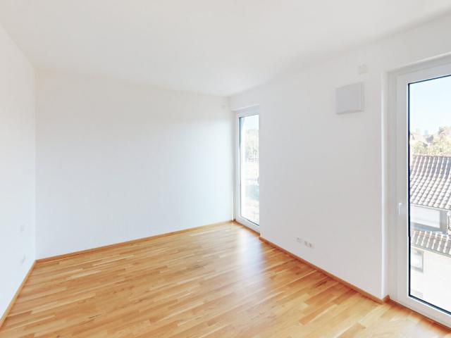 Attraktive lichtdurchflutete 2 Zimmer Wohnung mit EBK!