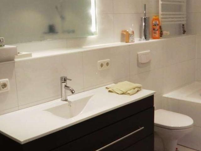 attraktive, ruhige 2 Zimmer Souterrainwohnung, neu renoviert