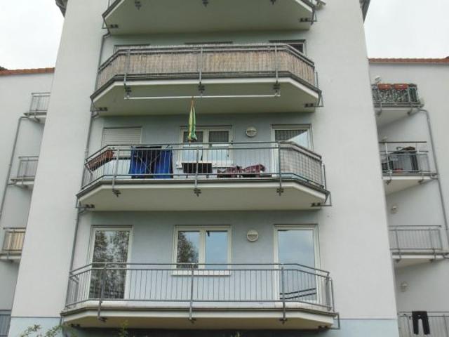 Attraktive stabil vermietete 2 RW mit großem Balkon mit unverbautem Fernblick im DG eines Neubaues zu verkaufen!
