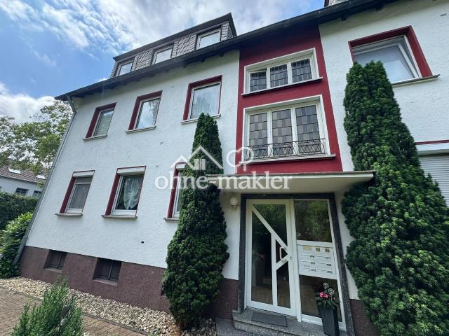 Attraktive und frisch renovierte 3 Zimmer Wohnung in gepflegtem Mehrfamilienhaus