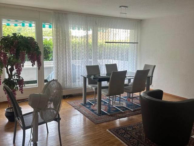 Attraktive und grosszügige 3 – Zimmer Wohnung mit Balkon in Oberrieden