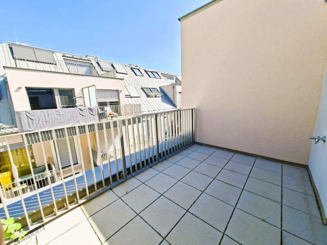 Attraktive Vorsorgewohnung: Helle 3 Zimmer Dachgeschosswohnung mit Terrasse in Ruhelage – Top Anbindung U1 Kagraner Platz, Nähe Alte Donau & Donauzentrum!
