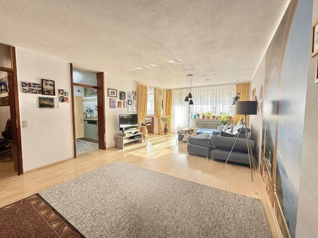 Attraktive Wohnung in Oberderdingen mit Aufzug, Balkon und Top Raumaufteilung