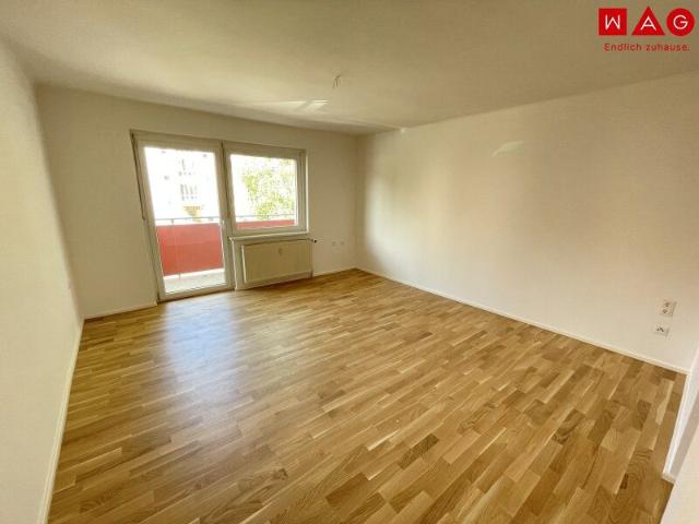 Attraktive Wohnung mit Dusche und Balkon, Übernahme der Küche möglich