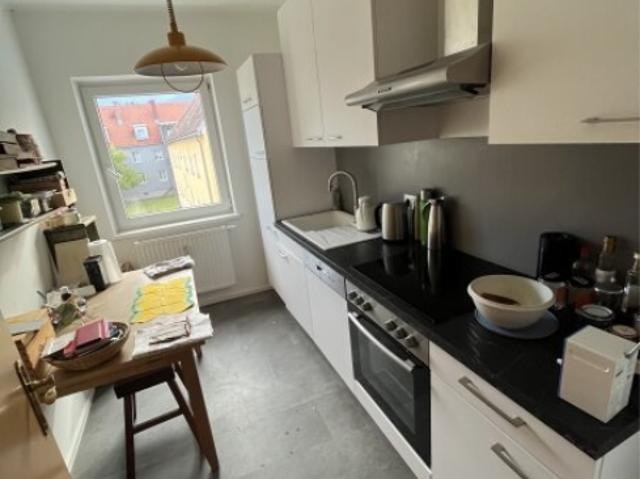 Attraktive Wohnung mit Dusche und Balkon, Übernahme der Küche möglich!