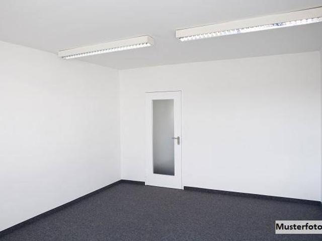 Attraktive Wohnung mit großzügigem Balkon und Stellplatz