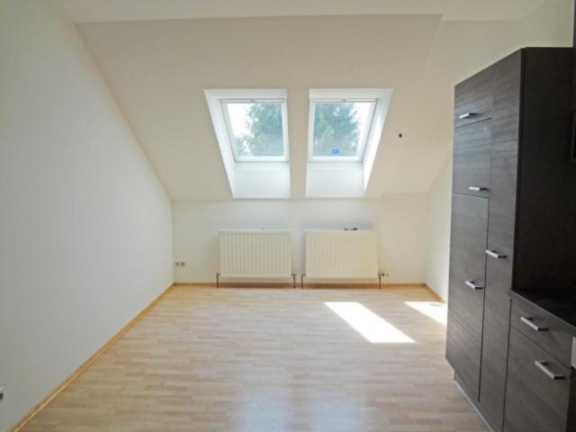 Attraktive Wohnung mit großzügiger Terrasse und Carport in Thening!
