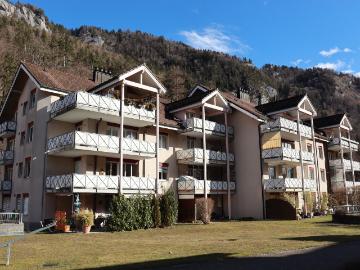 Etagenwohnung kaufen in Schattenhalb - Terrasse