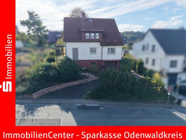 Attraktive Wohnlage mit Blick zum Erbacher Schloss – Einfamilienhaus mit wunderschönem Garten