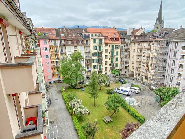 Attraktive, zentrale 2 Zimmer Wohnung im Ulmenquartier