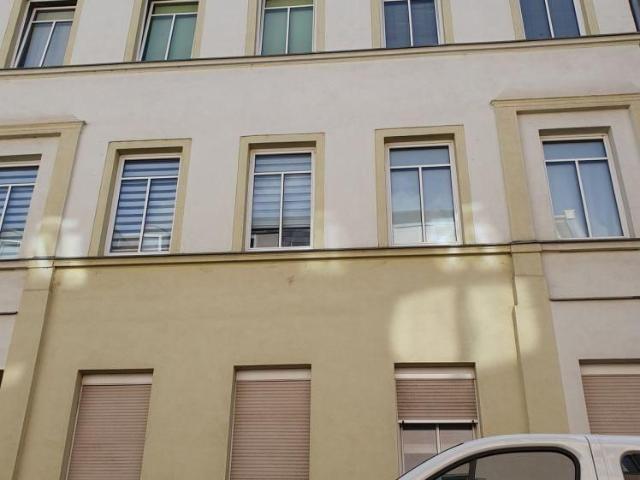 Attraktive zentrumsnahe 3 RW mit Balkon und neuem Laminatboden im Ostviertel von Gera