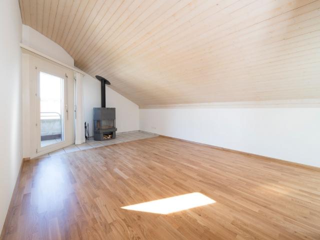 Attraktive 2.5 Zimmer Dachwohnung in Bottmingen