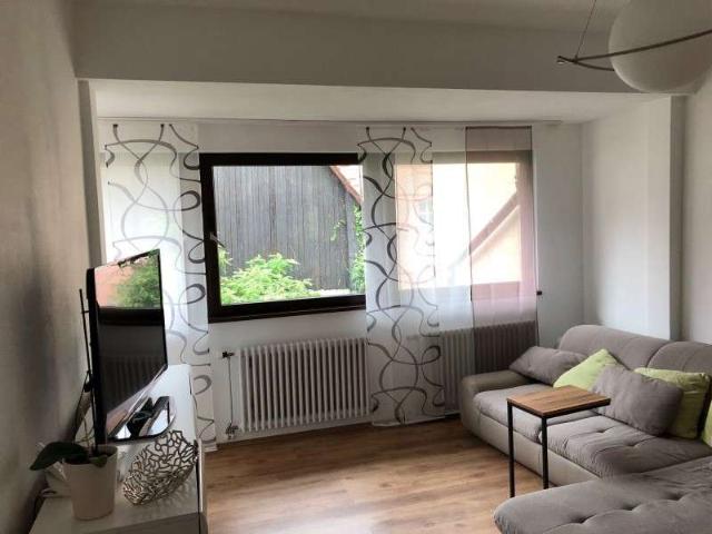 Attraktive 2,5 Zimmer Innenstadt Wohnung mit Einbauküche und kleinem Balkon in Esslingen am Neckar