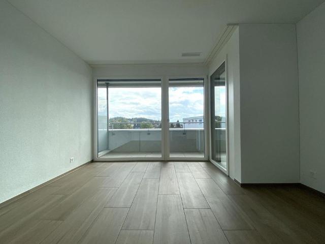 Attraktive 2.5 Zimmer Neubauwohnung mit Balkon