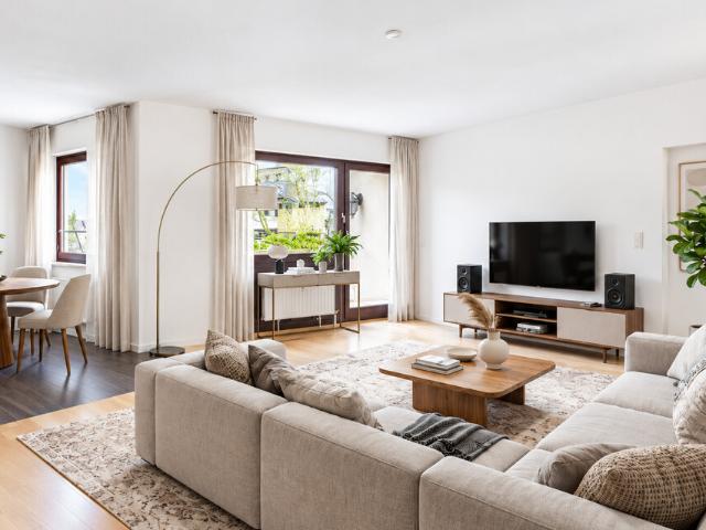 Attraktive 2,5 Zimmer Wohnung in Wiesbaden Rheingauviertel mit Loggia und TG Stellplatz