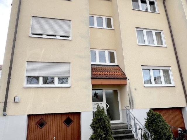 Attraktive 2,5 Zimmer Wohnung mit Balkon & Stellplatz in TOP Wohnlage