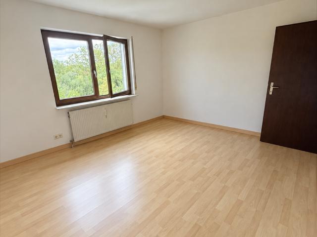Attraktive 2,5 Zimmer Wohnung mit Tiefgarage, EBK & Keller in gefragter Lage von 74211 Leingarten!