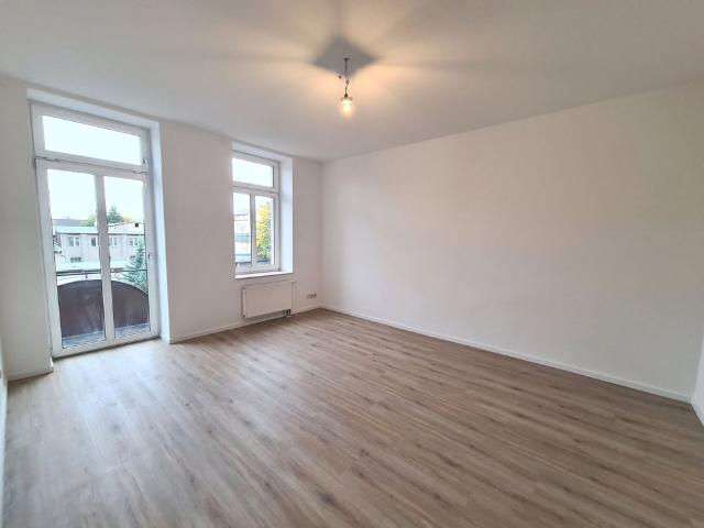 Attraktive 2 Raum Wohnung mit Balkon und Einbauküche in einem aufwändig sanierten Gründerzeithaus im York Gebiet in Chemnitz