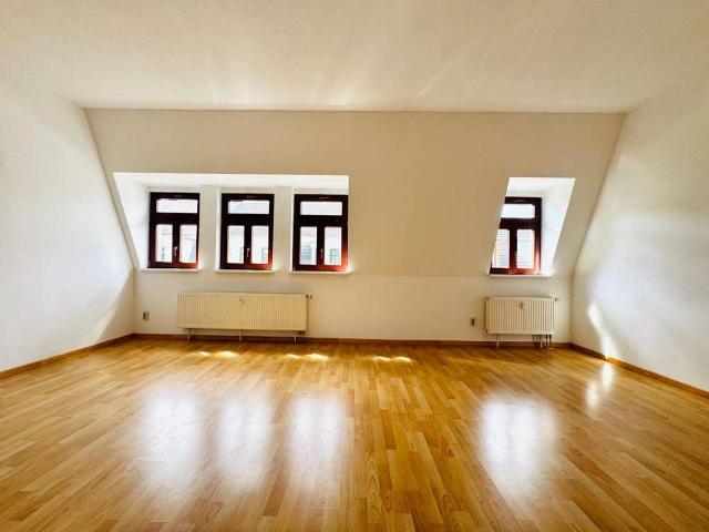 attraktive 2 Raum Wohnung im DG +TOP+ citynah in Anger Crottendorf