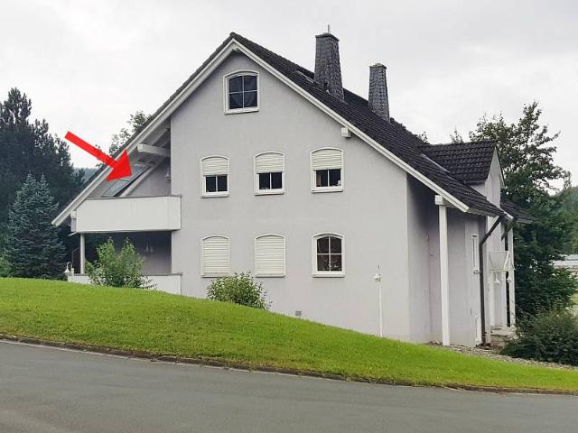 Attraktive 2 Zimmer Maisonettewohnung mit übedachtem Balkon und Stellplatz