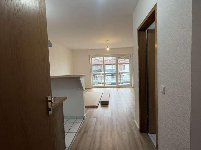 Attraktive 2 Zimmer Maisonette Wohnung mit Küchenzeile, Balkon und Stellplatz