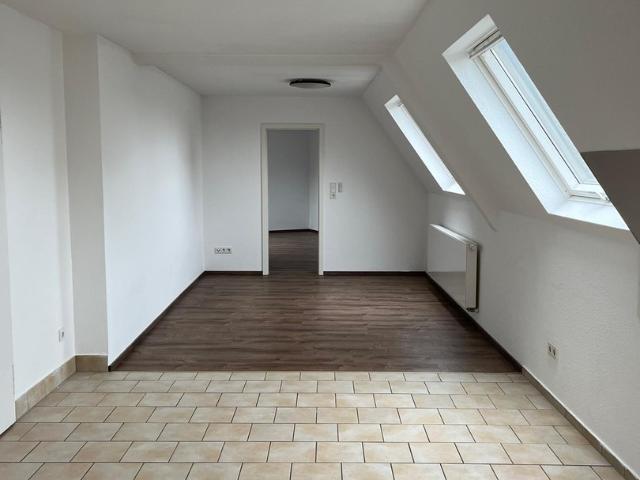 Attraktive 2 Zimmer Dachgeschosswohnung in Ludwigshafen am Rhein