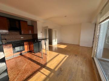 Attraktive 2 Zimmer DG Wohnung – bezugsfrei mit Balkon & Stellplatz