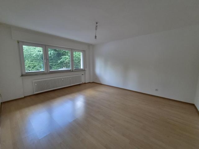 Attraktive 2 Zimmer Eigentumswohnung mit EBK, sofort bezugsfrei!