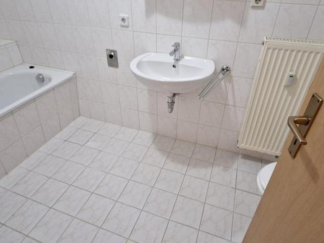 Attraktive 2 Zimmer Erdgeschosswohnung in zentrumsnaher Lage von Plauen