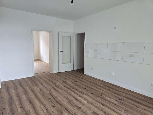 Attraktive 2 Zimmer Wohnung – Erstbezug nach kompletter Sanierung, ca. 67 m²