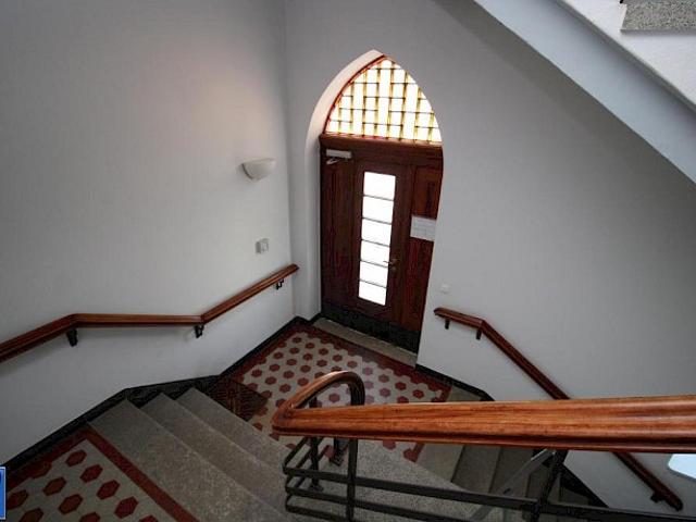 Attraktive 2 Zimmer Dachgeschoss Wohnung in Elsterberg mit Einbauküche