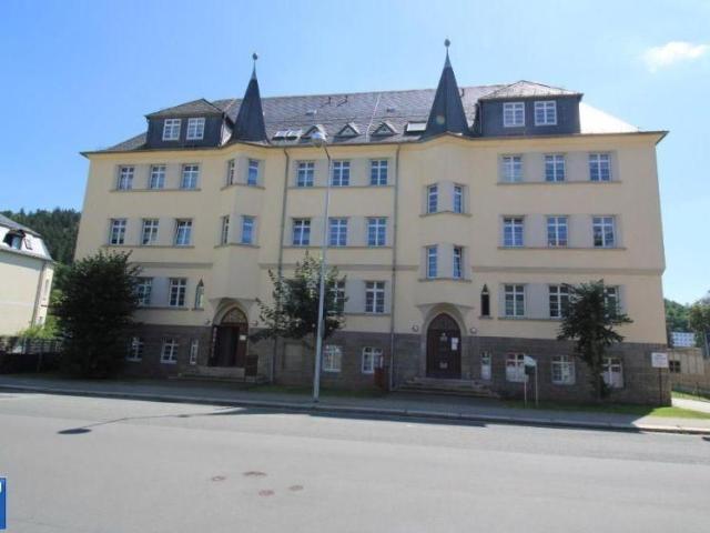 Attraktive 2 Zimmer Wohnung in Elsterberg mit Einbauküche