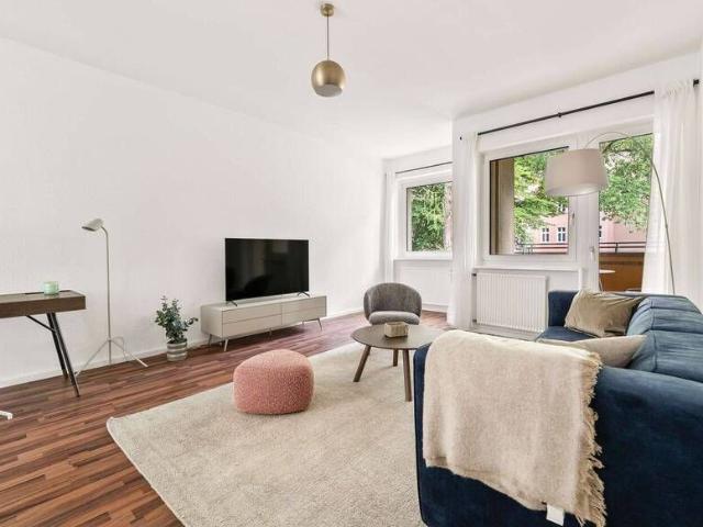 Attraktive 2 Zimmer Wohnung in Steglitz voll möbliert