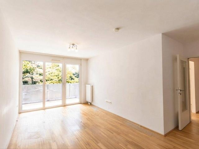 Attraktive 2 Zimmer Wohnung mit Balkon und Abstellraum im 3. Liftstock – Straßenbahnnähe