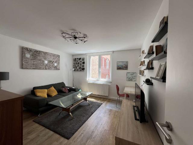 Attraktive 2 Zimmer Wohnung mit Balkon und stilvoller Möblierung im beliebten Stuttgart West