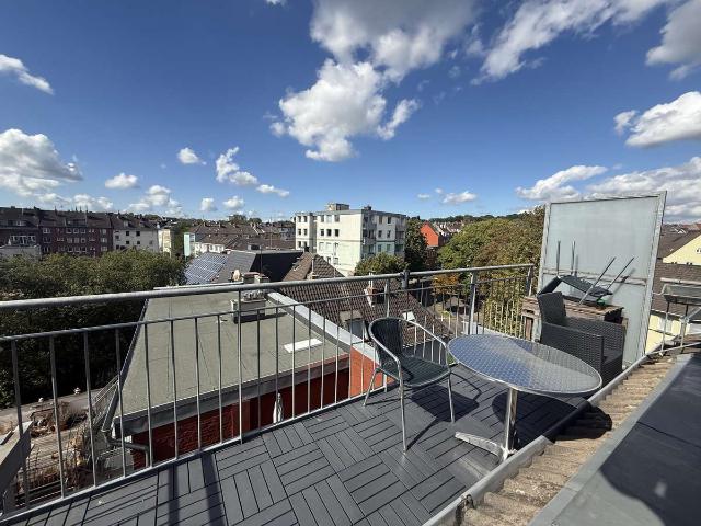 Attraktive 2 Zimmer Wohnung mit großem Balkon in zentraler Lage!
