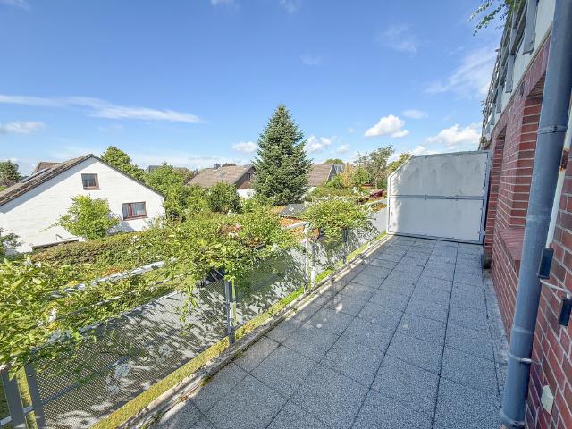 Attraktive 2 Zimmer Wohnung mit großzügigem Balkon in kleiner Wohneinheit