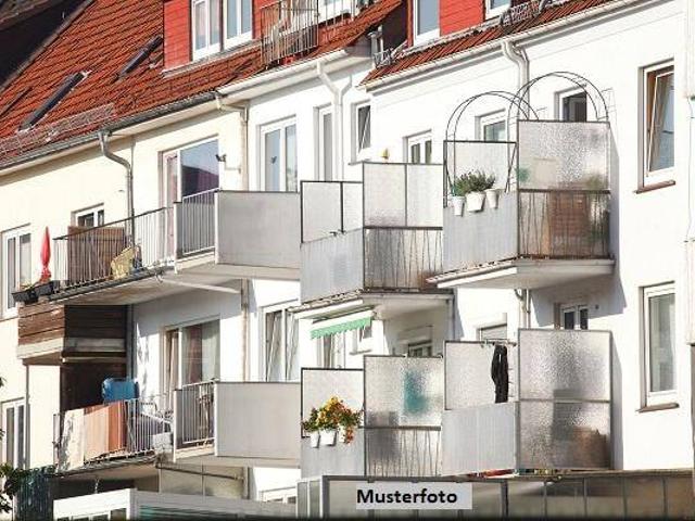 Attraktive 2 Zimmer Wohnung mit großzügigem Balkon und Kellerabteil