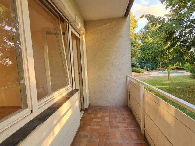 Attraktive 2 Zimmer Wohnung mit Loggia in Grünlage