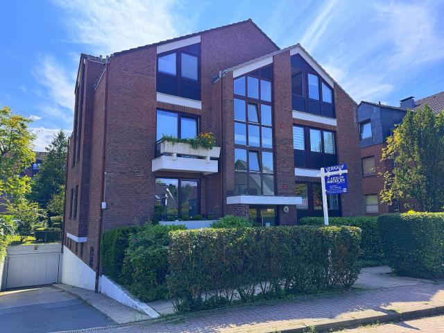 Attraktive 2 Zimmer Wohnung mit Südbalkon und TG Stellplatz in ruhiger und doch zentraler Lage
