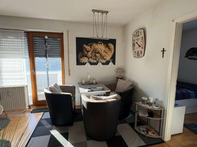 Attraktive 2 Zimmer Wohnung mit Westbalkon, Stellplatz und guter Anbindung – ideal für Kapitalanlege