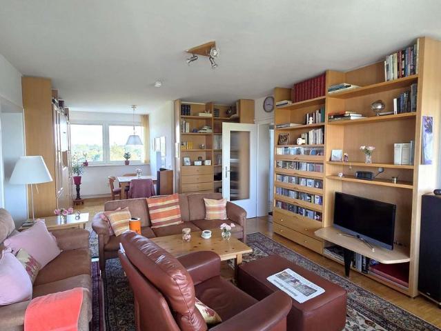 Attraktive 3 4 Zimmer Wohnung mit Weitblick in Kirchrode!