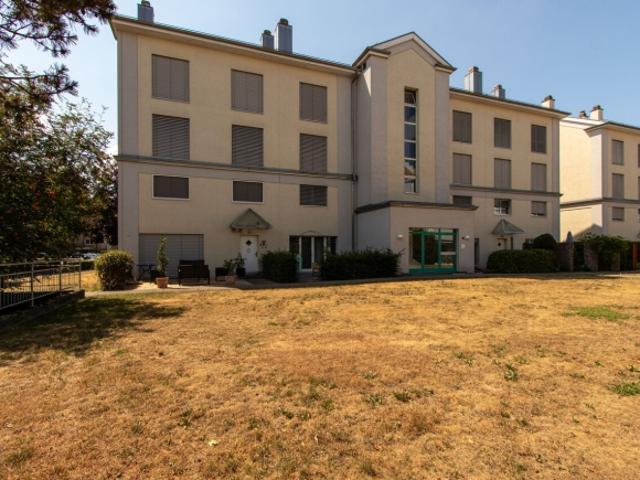 Attraktive 3.5 Zimmerwohnung mit Balkon, Lift & Einstellhallenplatz