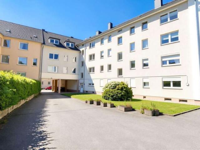 Attraktive 3,5 Zimmer Erdgeschosswohnung mit Keller, Dachboden & optionaler Garage