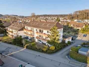 Attraktive 3.5 Zimmer Etagenwohnung mit grossem und kleinem Balkon