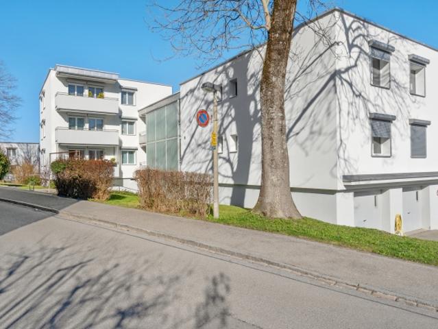 Attraktive 3.5 Zimmer Wohnung an zentraler Lage