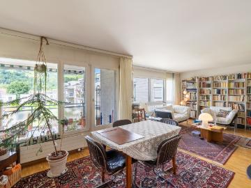 Attraktive 3.5 Zimmer Wohnung an sonniger Lage mit herrlicher Aussicht