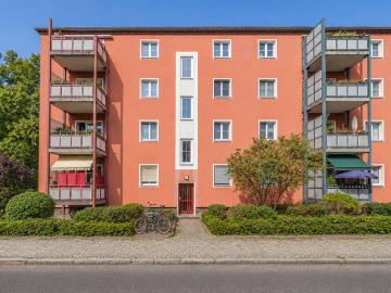 Attraktive 3,5 Zimmer Wohnung mit Balkon und Stellplatz in begehrter Wohnlage von Berlin Spandau