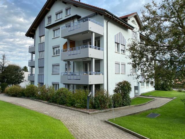 Attraktive 3.5 Zimmer Wohnung mit sonnigem Balkon