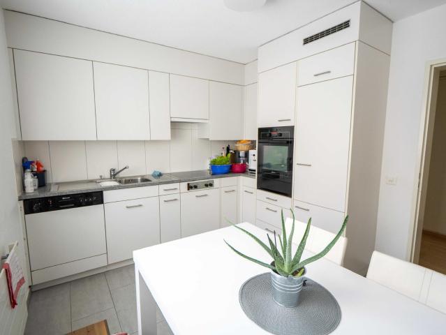 Attraktive 3.5 Zimmer Wohnung mit Südbalkon in Domat/Ems GR